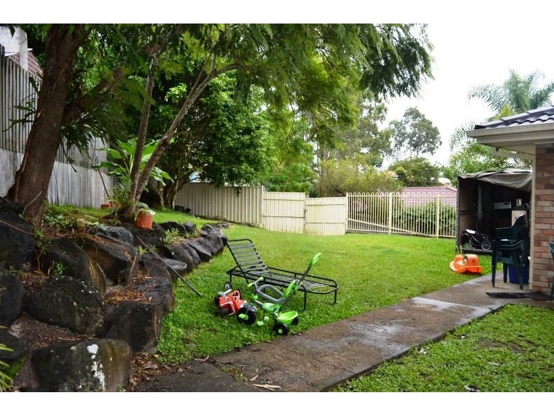 12 Knight Cres, Nerang QLD 4211