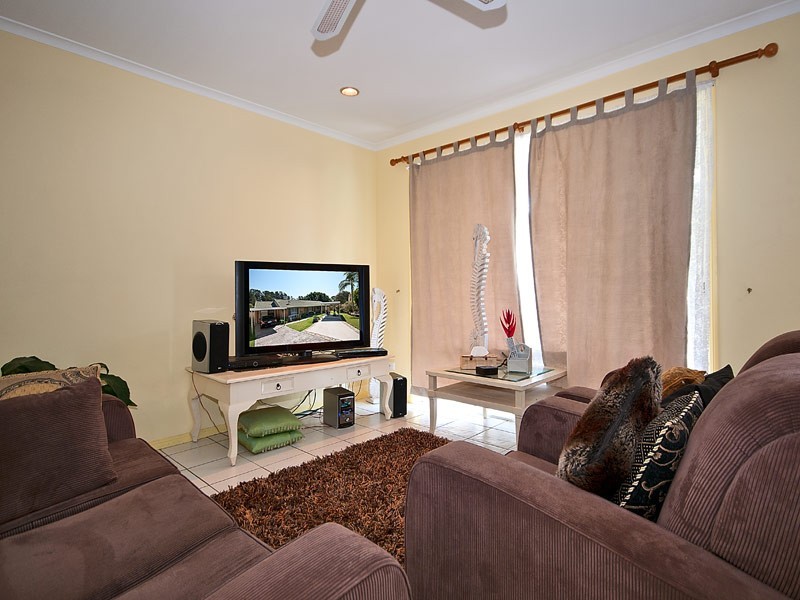 3 Lark Court, Carrara QLD 4211