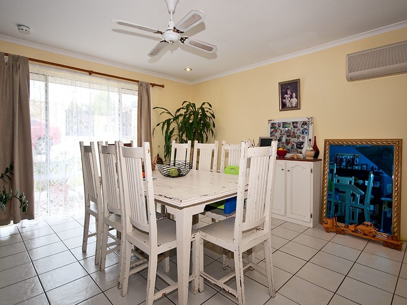 3 Lark Court, Carrara QLD 4211