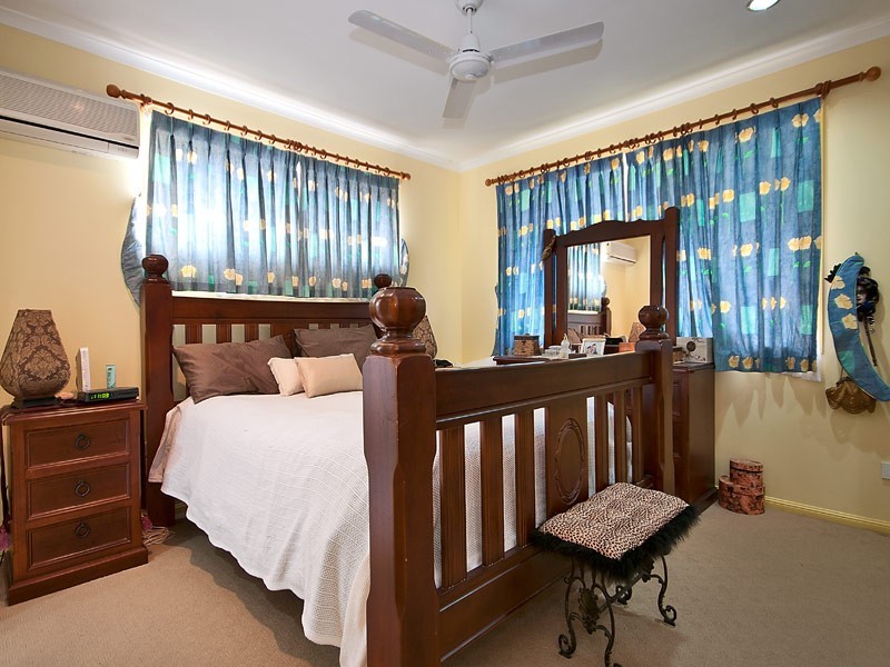 3 Lark Court, Carrara QLD 4211