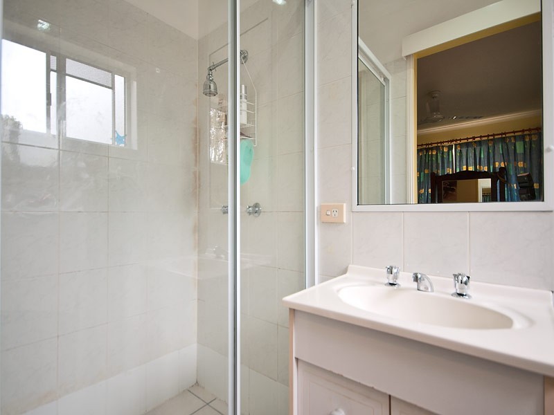 3 Lark Court, Carrara QLD 4211