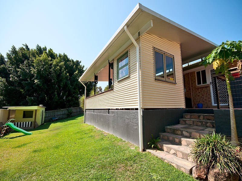 3 Lark Court, Carrara QLD 4211