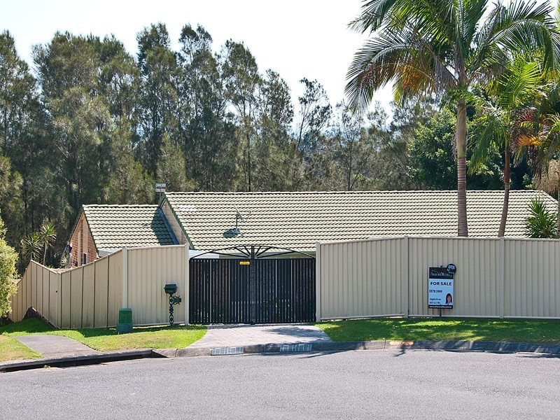 3 Lark Court, Carrara QLD 4211