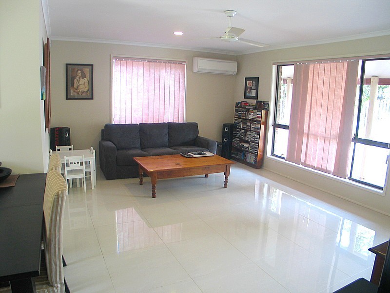 24 Minugh Court, Carrara QLD 4211