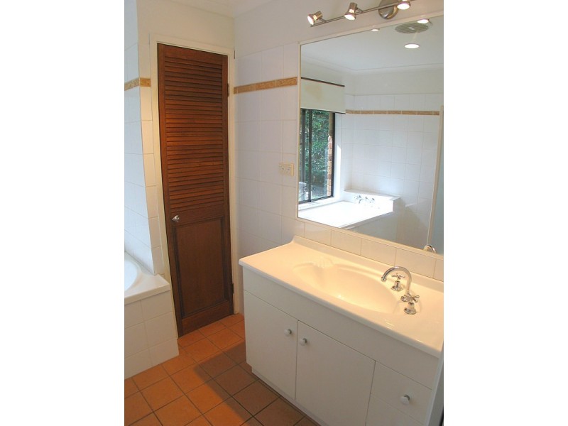 24 Minugh Court, Carrara QLD 4211