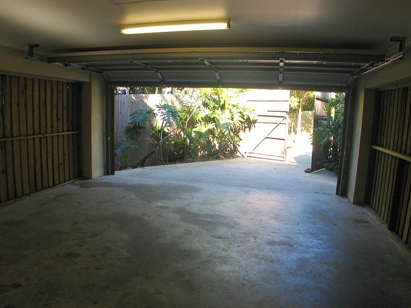 24 Minugh Court, Carrara QLD 4211