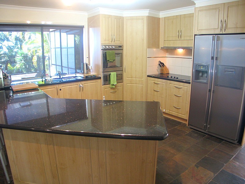 129 Explorers Way, Highland Park QLD 4211