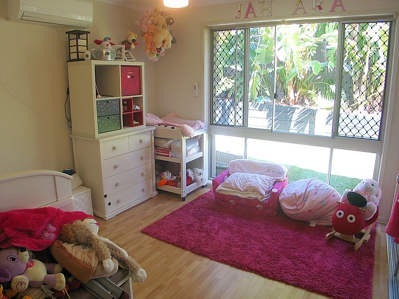 129 Explorers Way, Highland Park QLD 4211