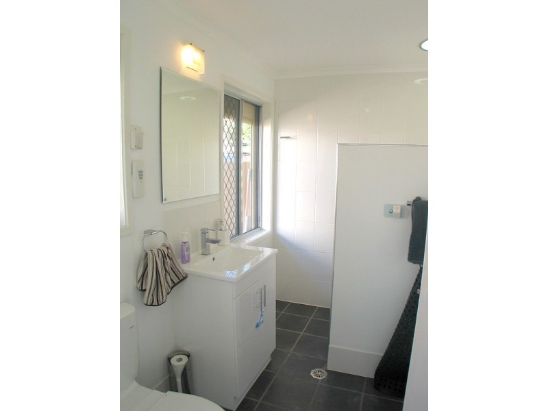 129 Explorers Way, Highland Park QLD 4211