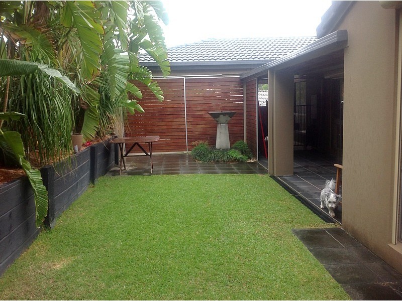 129 Explorers Way, Highland Park QLD 4211