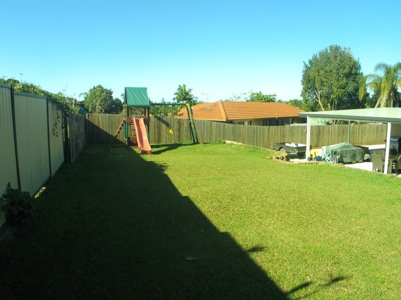4 Muston Crt, Carrara QLD 4211