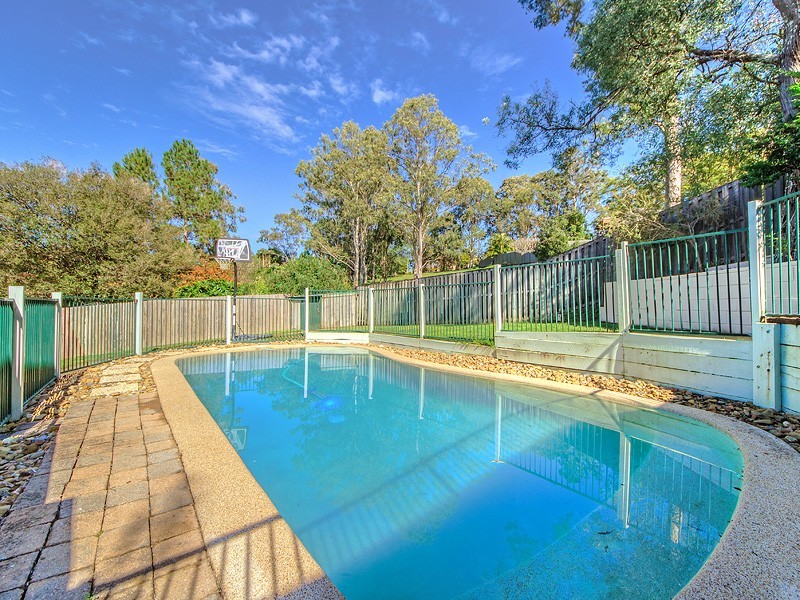 6 Marrantin Crt, Carrara QLD 4211