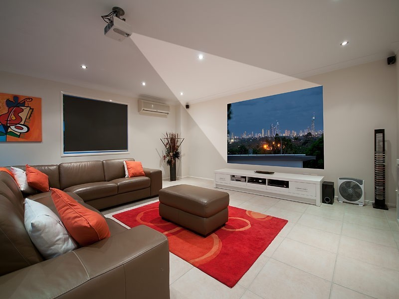 7 Berkley Crt, Highland Park QLD 4211