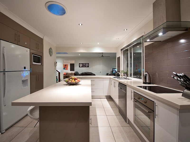 7 Berkley Crt, Highland Park QLD 4211