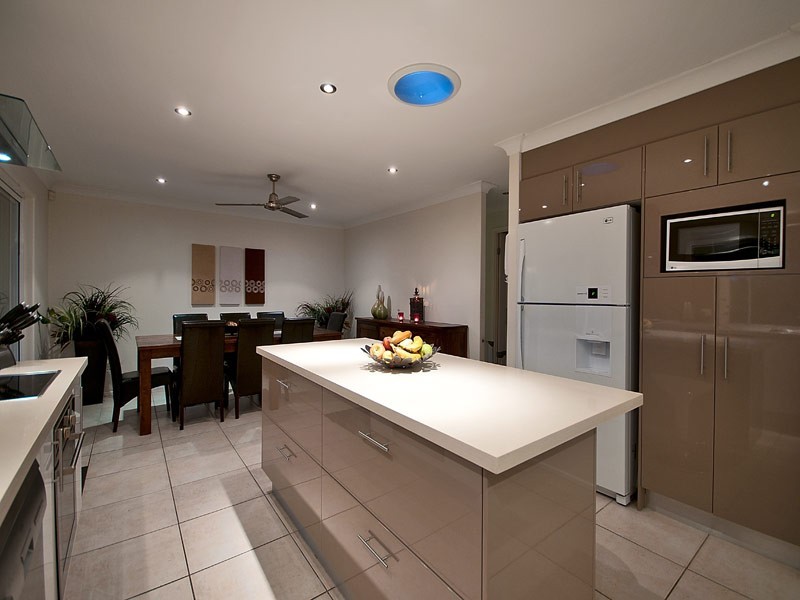 7 Berkley Crt, Highland Park QLD 4211