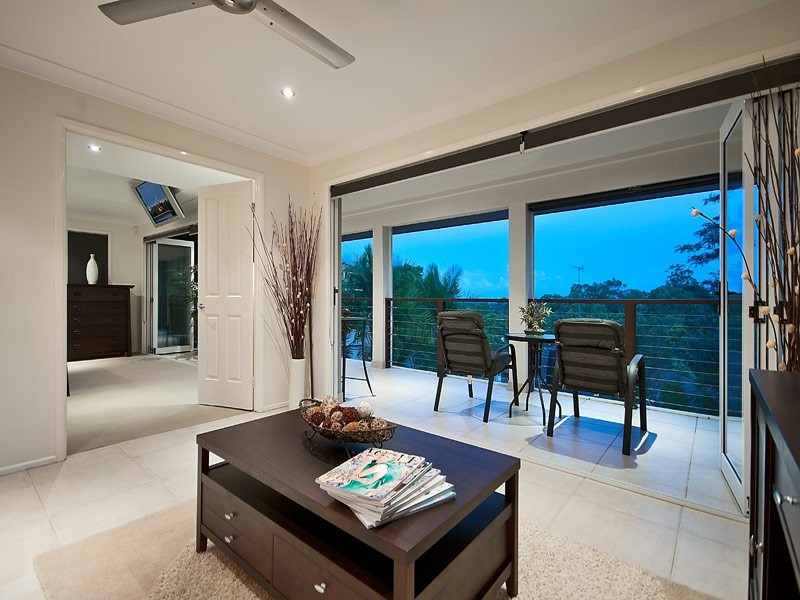 7 Berkley Crt, Highland Park QLD 4211