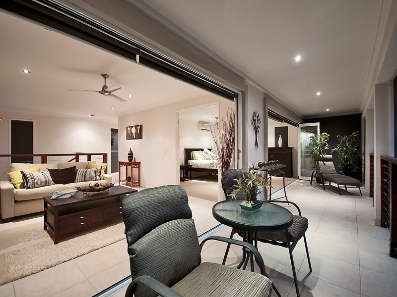 7 Berkley Crt, Highland Park QLD 4211