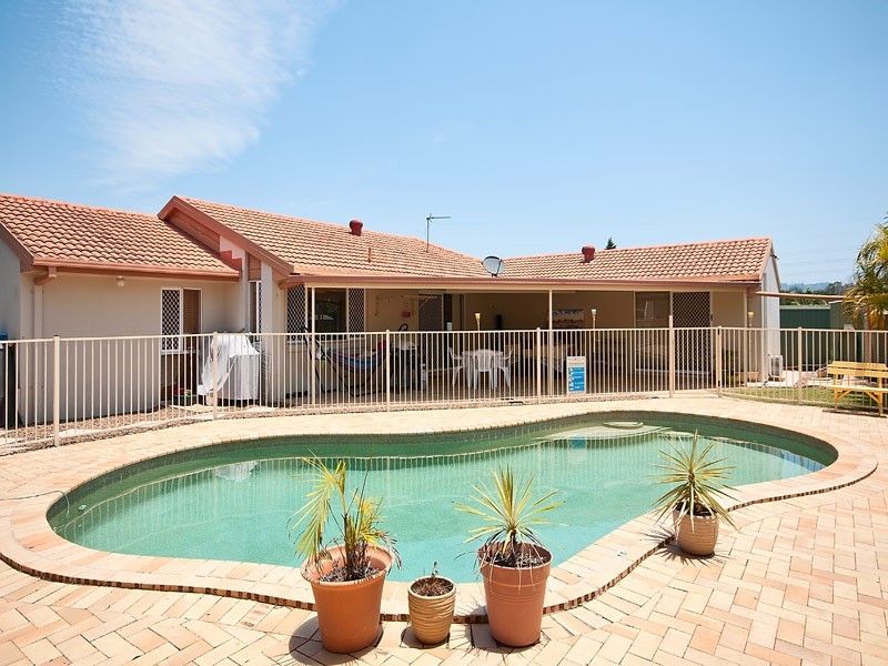 8 Broadview Place, Robina QLD 4226