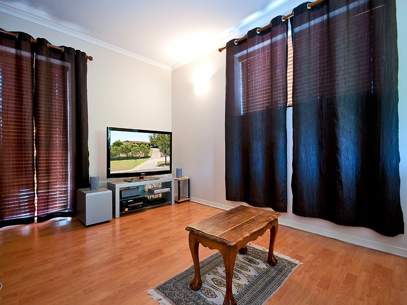 8 Broadview Place, Robina QLD 4226