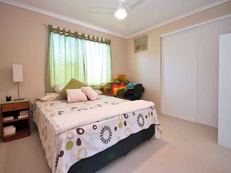 8 Broadview Place, Robina QLD 4226