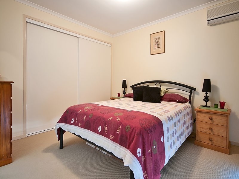 8 Broadview Place, Robina QLD 4226