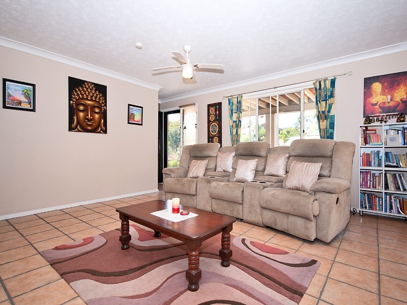 4 Barrine Drive, Worongary QLD 4213