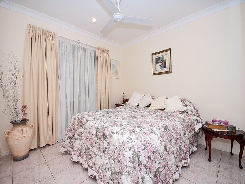 9 Tristania Way, Highland Park QLD 4211