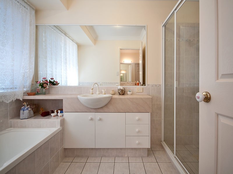 9 Tristania Way, Highland Park QLD 4211