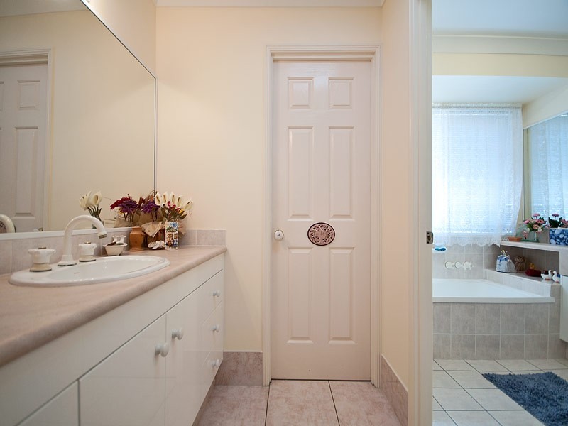 9 Tristania Way, Highland Park QLD 4211