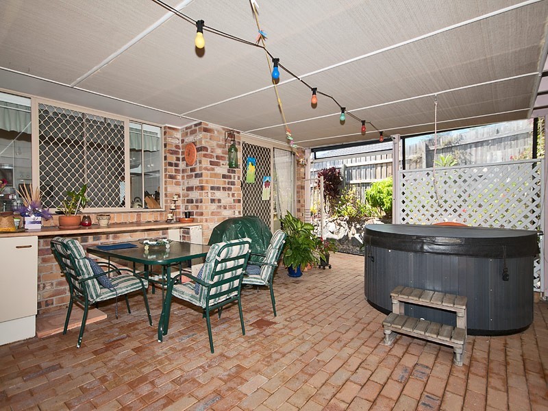 9 Tristania Way, Highland Park QLD 4211