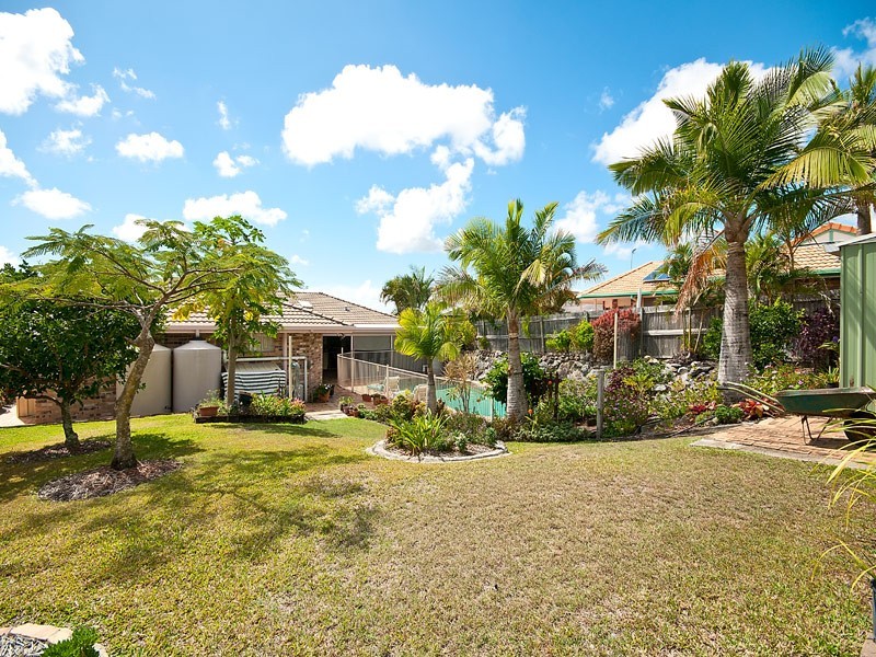 9 Tristania Way, Highland Park QLD 4211