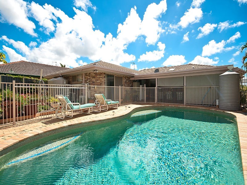 9 Tristania Way, Highland Park QLD 4211