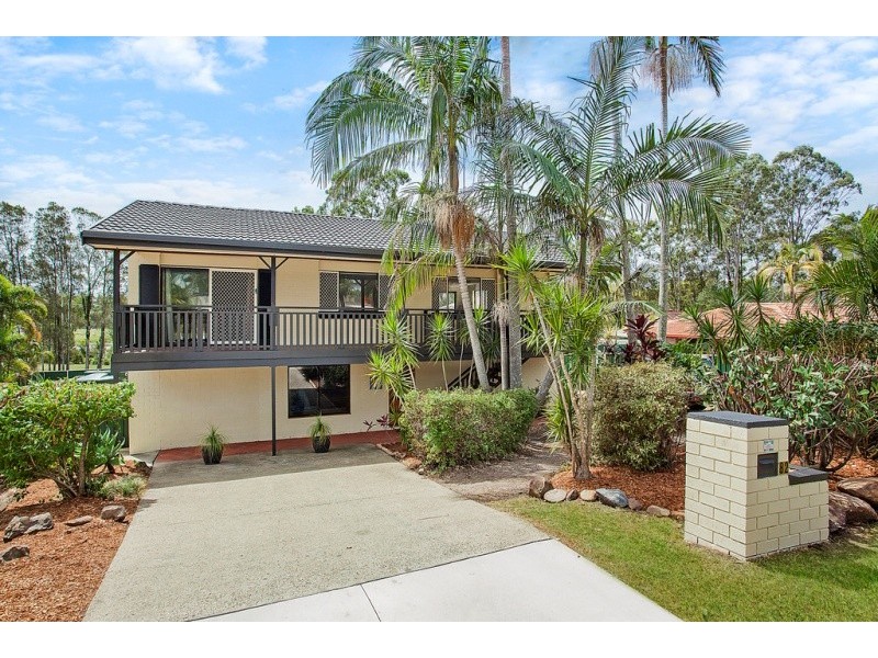 82 Alison Rd, Carrara QLD 4211