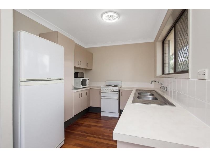 82 Alison Rd, Carrara QLD 4211