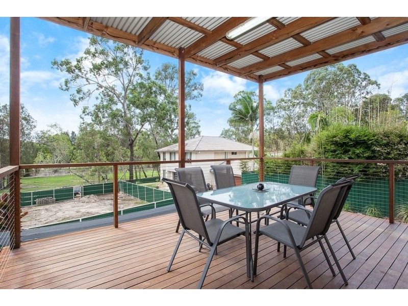 82 Alison Rd, Carrara QLD 4211