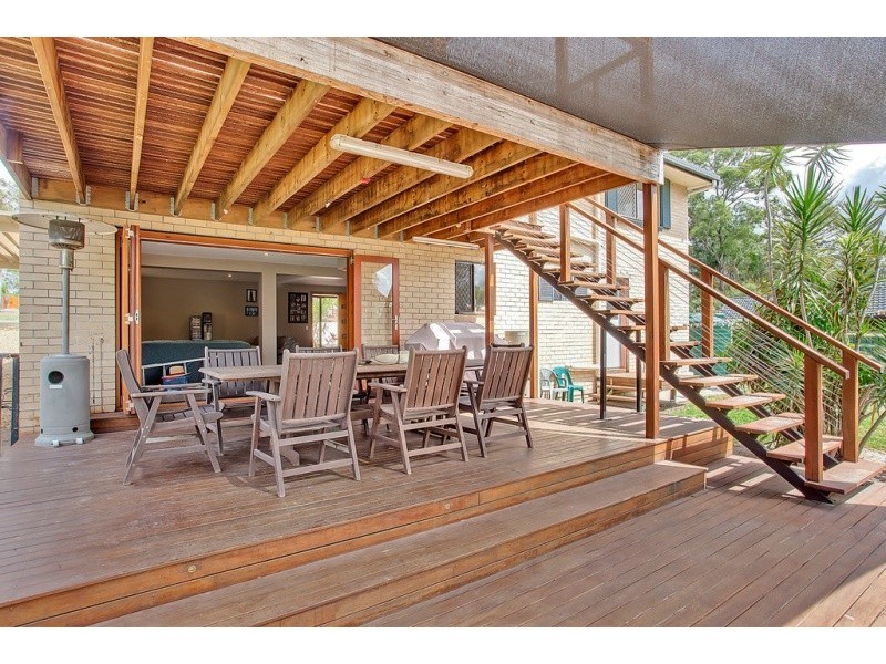 82 Alison Rd, Carrara QLD 4211