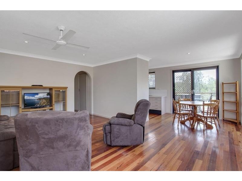 82 Alison Rd, Carrara QLD 4211