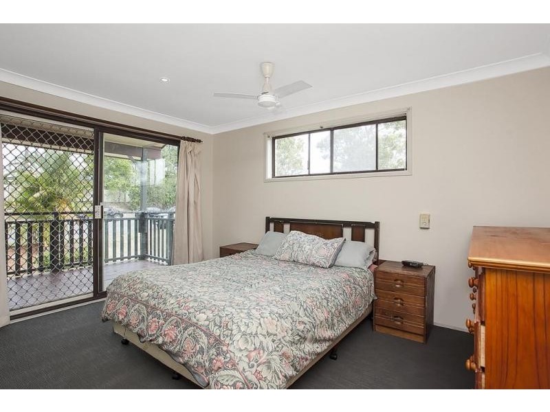 82 Alison Rd, Carrara QLD 4211