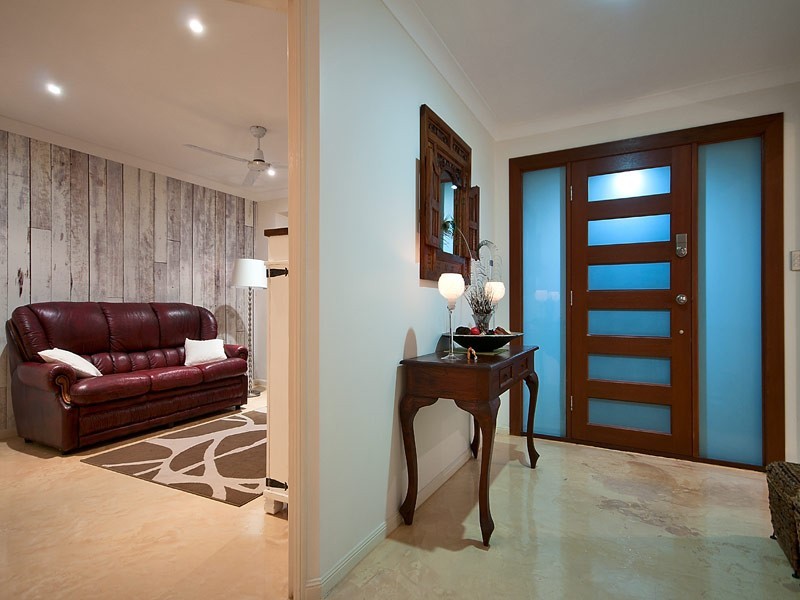 15 Freda Street, Ashmore QLD 4214