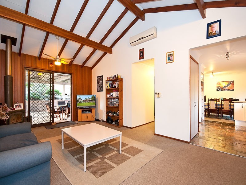 6 Angus Court, Highland Park QLD 4211