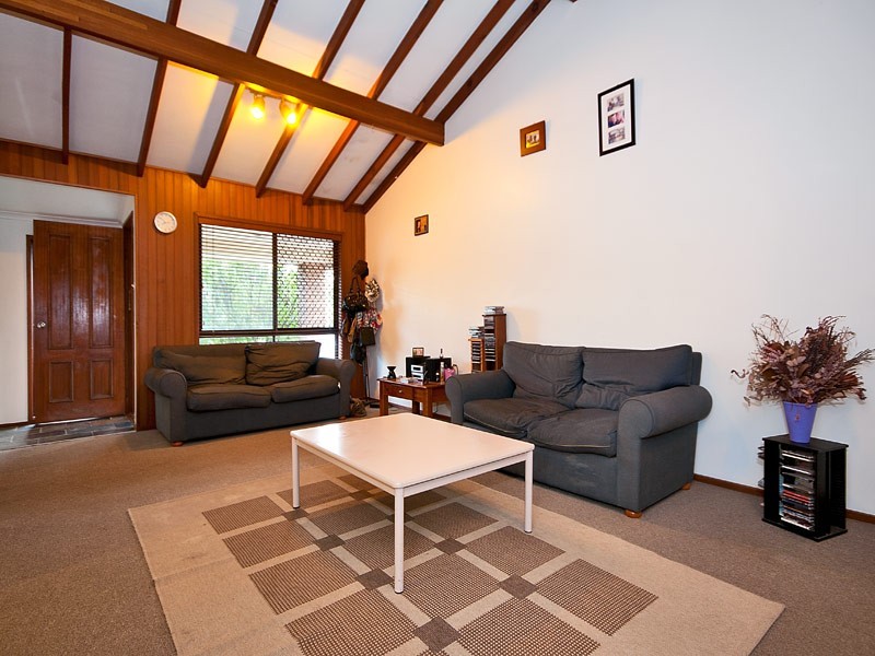 6 Angus Court, Highland Park QLD 4211