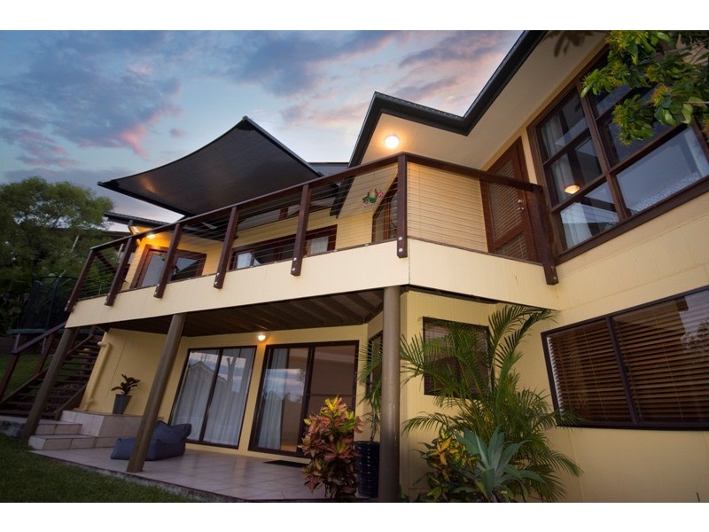 18 Tara Tce, Carrara QLD 4211