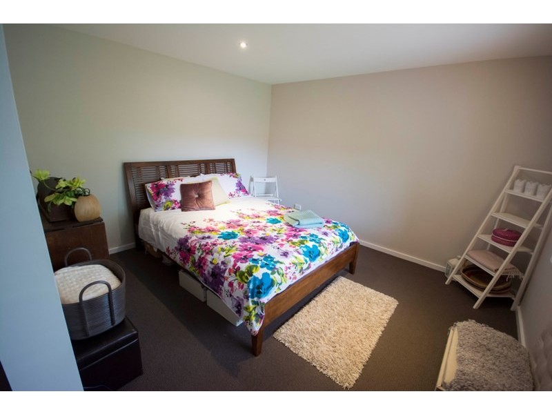 18 Tara Tce, Carrara QLD 4211