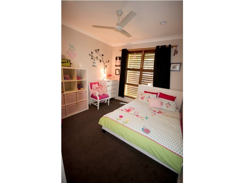 18 Tara Tce, Carrara QLD 4211