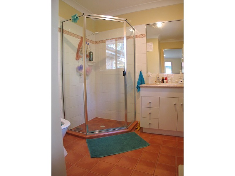 2/68 Kincaid Drive, Highland Park QLD 4211