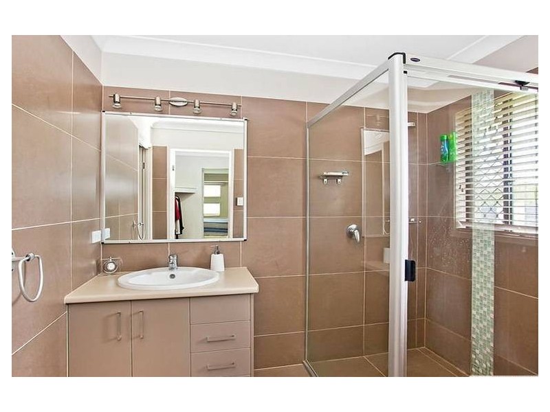 1 Thomas Hilton Dr, Nerang QLD 4211