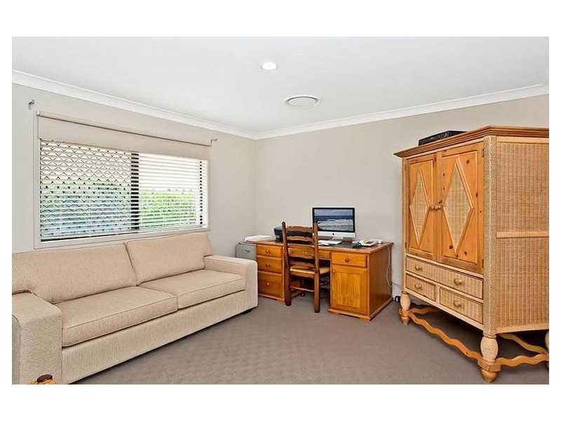 1 Thomas Hilton Dr, Nerang QLD 4211