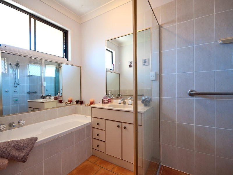 15 Minugh Court, Carrara QLD 4211