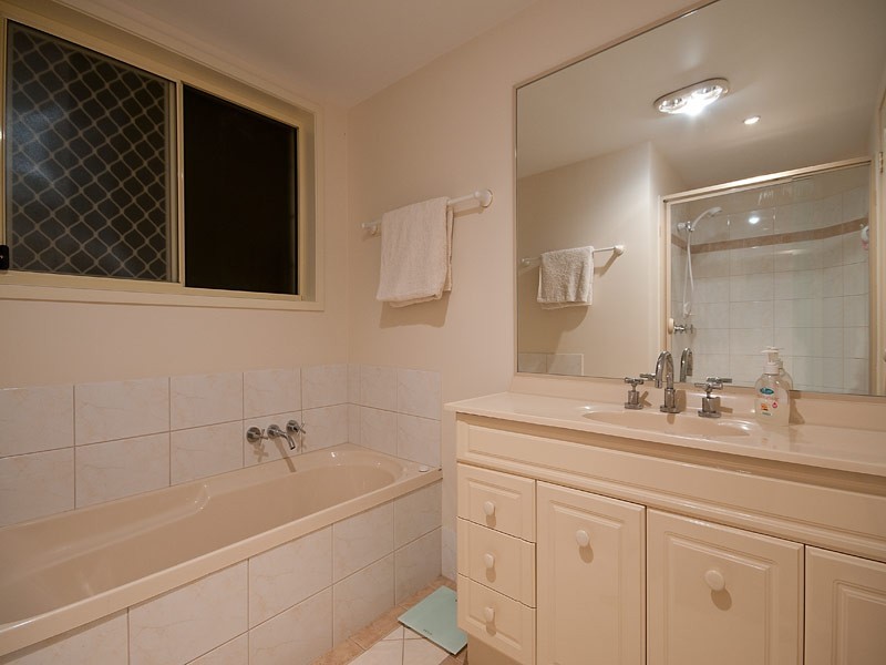 4/20 Tara Tce, Carrara QLD 4211