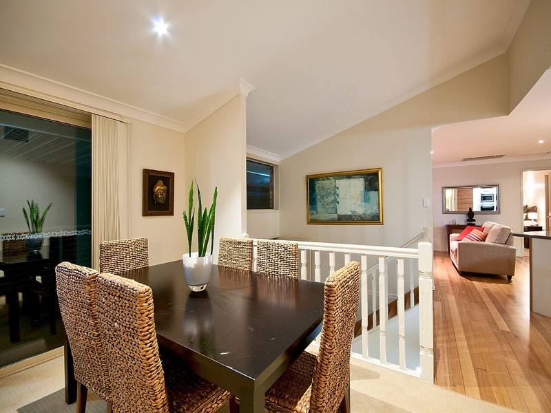 17 Tivoli Court, Carrara QLD 4211